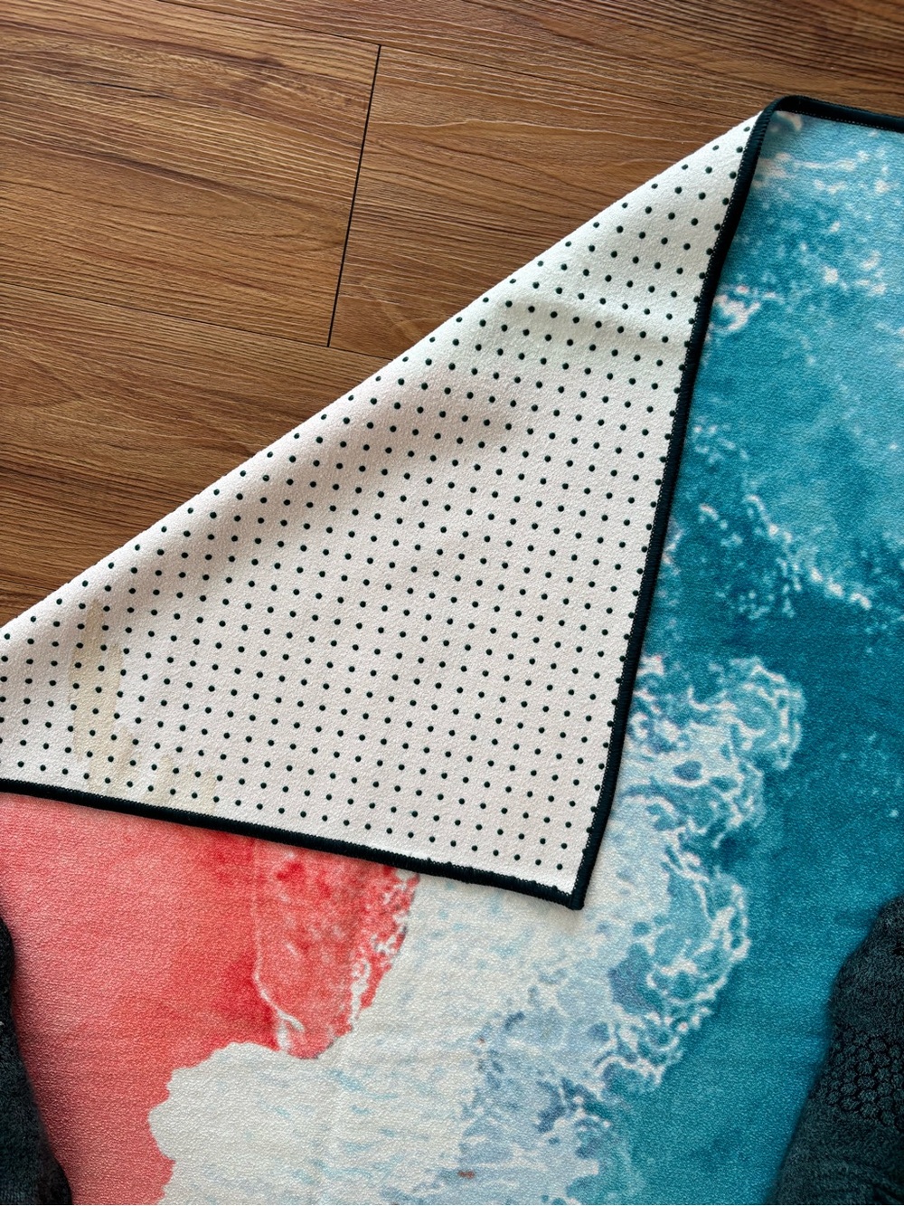 manduka coral and Teal Beach Wave Yoga Mat Towel - Picture 3 of 3